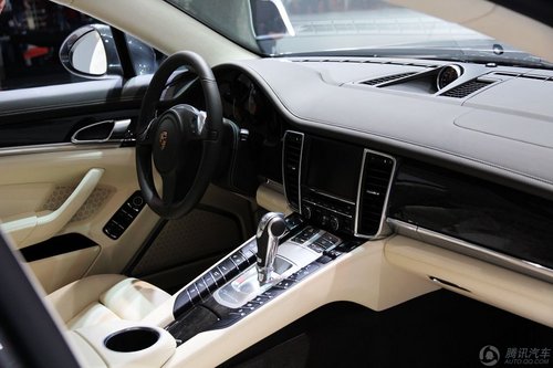 保時(shí)捷Panamera Turbo S